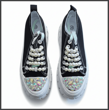 Lade das Bild in den Galerie-Viewer, PLATEAU-SNEAKER | BLACK | PERLEN | DAMEN