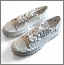 Lade das Bild in den Galerie-Viewer, PLATEAU-SNEAKER | SILBER | DAMEN