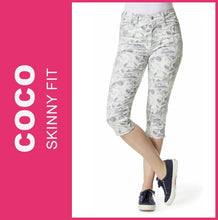 Lade das Bild in den Galerie-Viewer, STOOKER COCO | Soft Green Leaves | 3/4 Capri Stretch Jeans | Skinny Fit | DAMEN | SALE