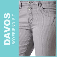 Lade das Bild in den Galerie-Viewer, STOOKER DAVOS | Grey Minimal Aop | Stretch Jeans | Boyfriend Slim Fit | DAMEN | Frontansicht Hüfte