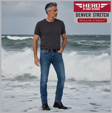 Lade das Bild in den Galerie-Viewer, HERO DENVER | Blue Stone | Stretch Denim | Straight Fit | Jeans Hose | HERREN | vor Meeres-Brandung