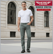Lade das Bild in den Galerie-Viewer, HERO DENVER | Green Lake | Stretch Denim | Straight Fit | Jeans Hose | HERREN | vor öffentlichem Gebäue