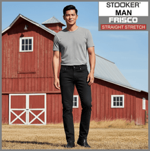 Lade das Bild in den Galerie-Viewer, STOOKER FRISCO | Black Denim | Stretch Denim | Regular Straight | Jeans Hose | HERREN | vor Scheune
