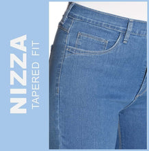 Lade das Bild in den Galerie-Viewer, STOOKER NIZZA | Light Blue Used | Stretch Jeans | Tapered Fit | DAMEN | Frontansicht Hüfte