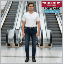 Lade das Bild in den Galerie-Viewer, HERO PORTLAND | Classic Blue Used | Stretch Jeans Hose | Slim Straight Fit | HERREN | vor Rolltreppe