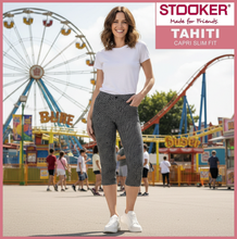 Lade das Bild in den Galerie-Viewer, STOOKER TAHITI | Black Graphic | 7/8 Capri Stretch Jeans | Slim Fit | DAMEN