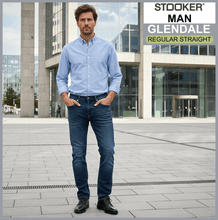 Lade das Bild in den Galerie-Viewer, STOOKER GLENDALE | Darkblue Used | Stretch Denim | Regular Straight | Jeans Hose | HERREN | vor Bürogebäude
