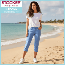 Lade das Bild in den Galerie-Viewer, STOOKER LIMA | Heavy Light Blue | Stretch Denim Jeans | Capri Boyfriend Fit 7/8 | Damen | am Sandstrand
