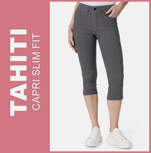 Lade das Bild in den Galerie-Viewer, STOOKER TAHITI | Black Graphic | 7/8 Capri Stretch Jeans | Slim Fit | DAMEN | Frontansicht
