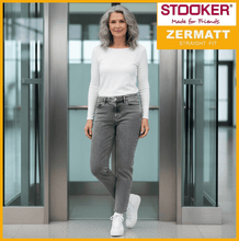 Lade das Bild in den Galerie-Viewer, STOOKER ZERMATT | Grey Denim Acid | Stretch Jeans | Straight Slim Fit | Damen | vor Auzug
