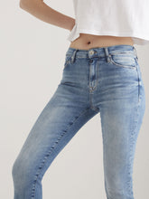 Lade das Bild in den Galerie-Viewer, High Waist Skinny Jeans Lina - Blue Fringe
