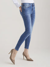 Lade das Bild in den Galerie-Viewer, Skinny Jeans Sophia - Dark VT Blue
